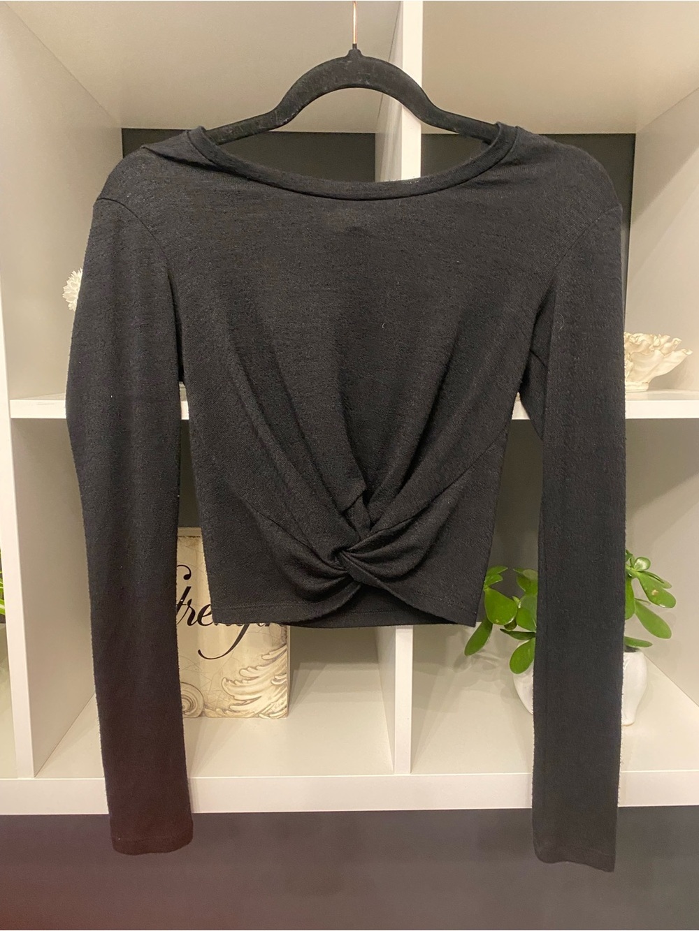 Aritzia Wilfred Free Black Long Sleeved Twist-Front Sweater XXS